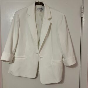 Kasper White Blazer - NWOT - Size 14 - Business Professional